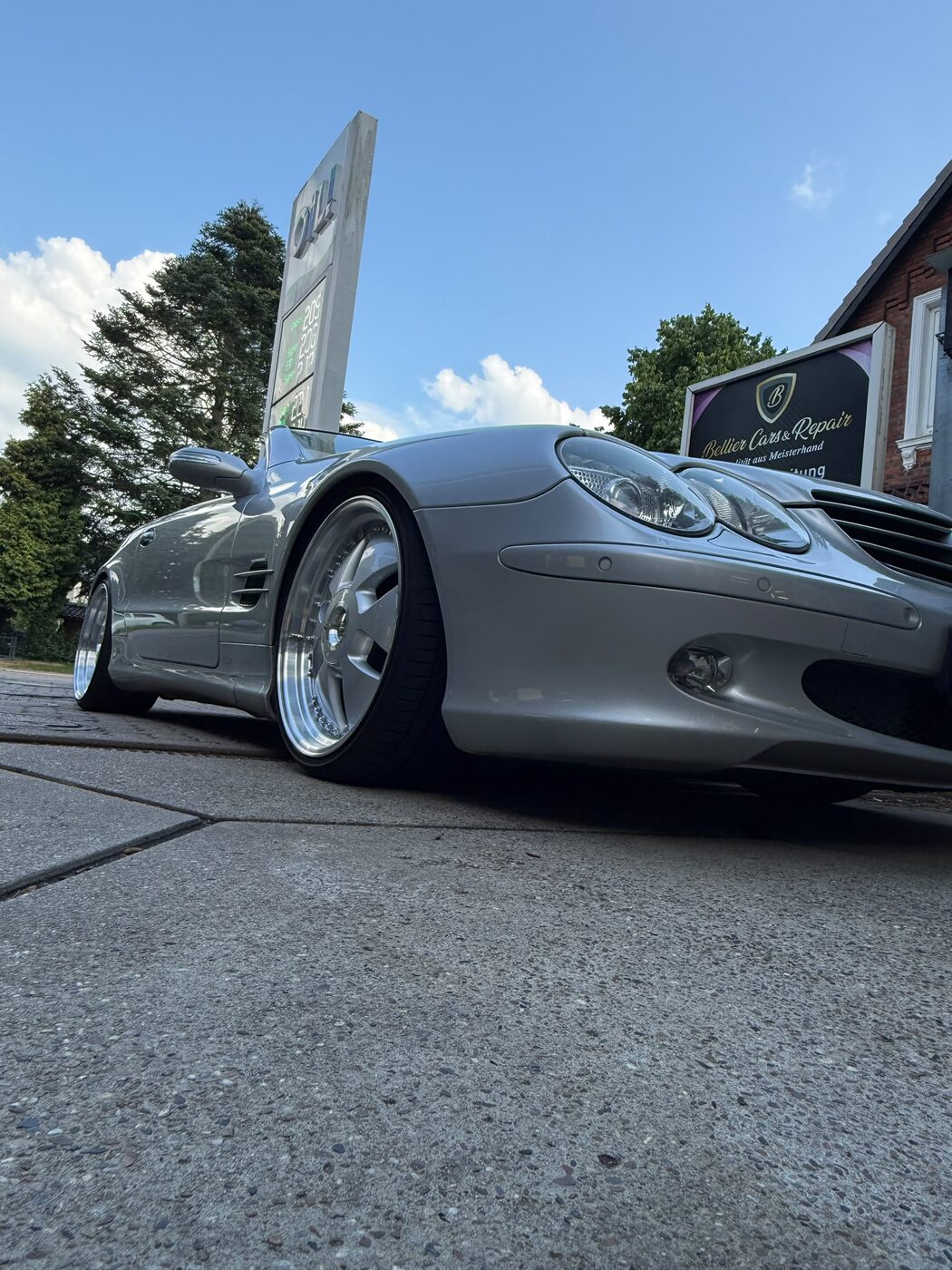 Mercedes SL mit polierten Felgen, Hamburg-Harburg